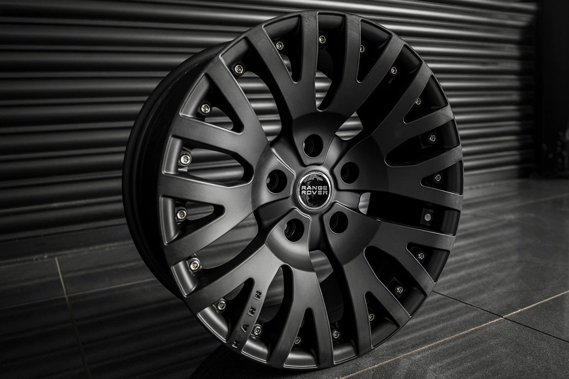 Range Rover Evoque (2011-2018) Wide Arch 1941DC Light Alloy Wheels - Image 5