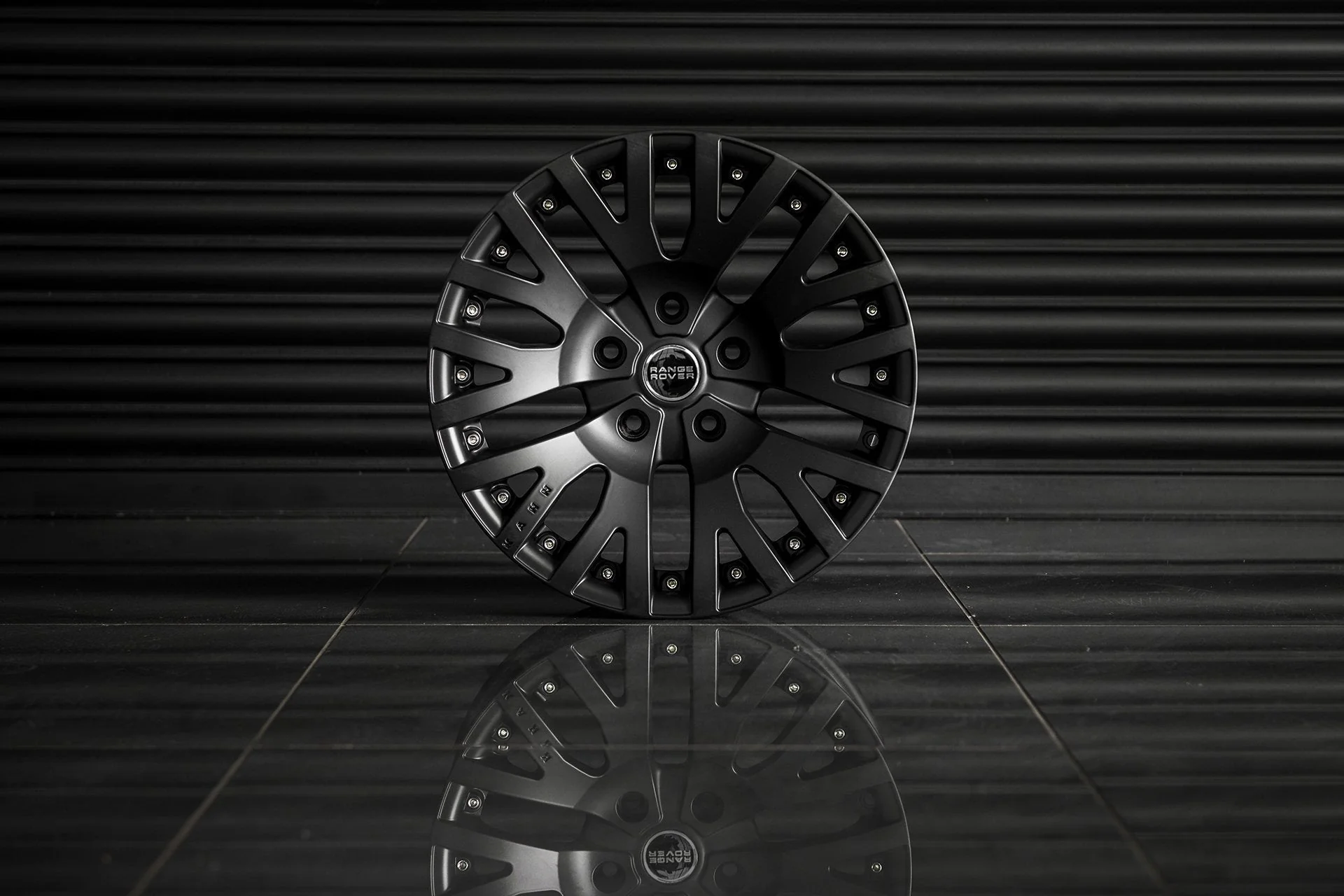 Range Rover Evoque (2011-2018) Wide Arch 1941DC Light Alloy Wheels - Image 6