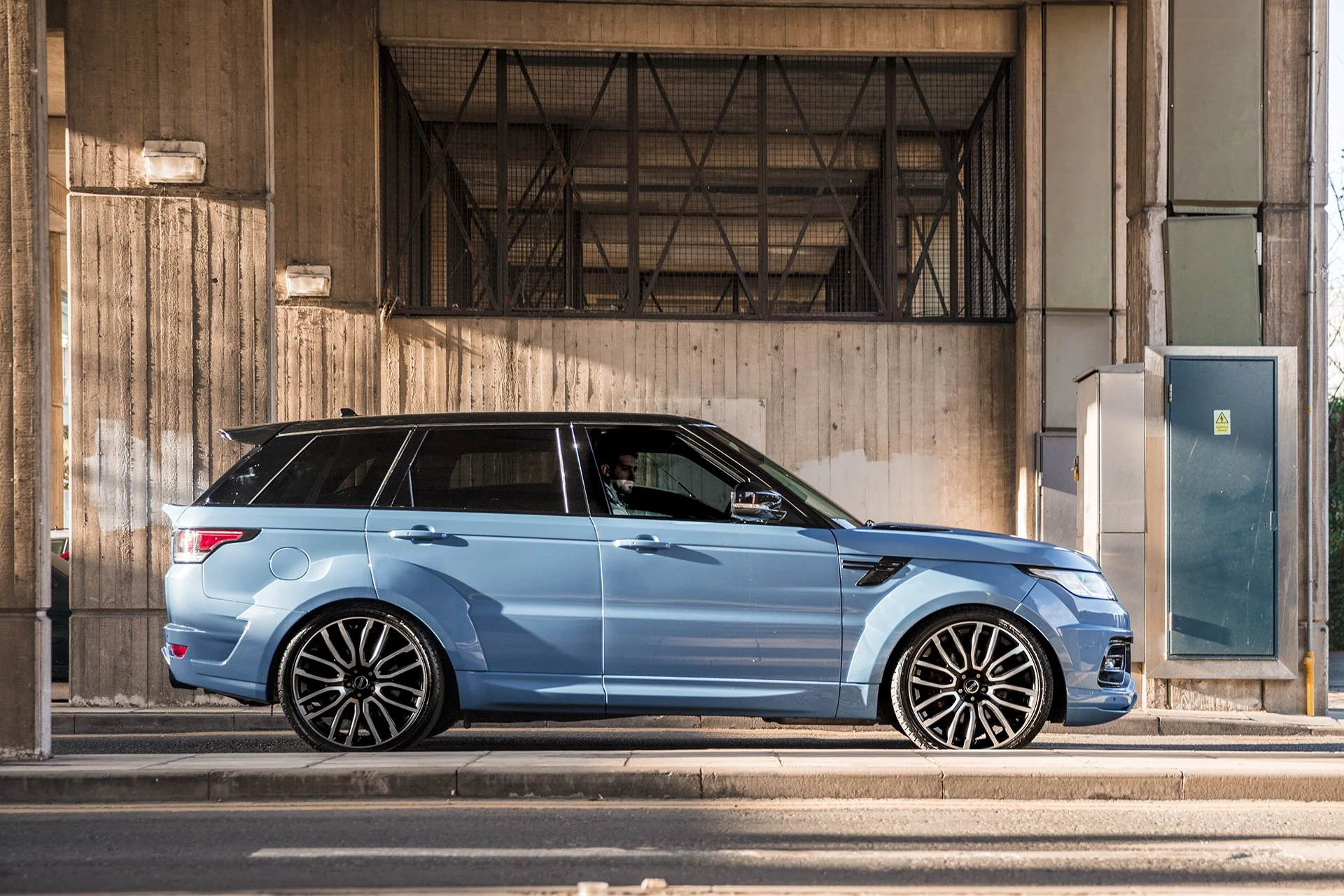 Range Rover Sport (2013-2018) Pace Car Rear Roof Spoiler - Image 4