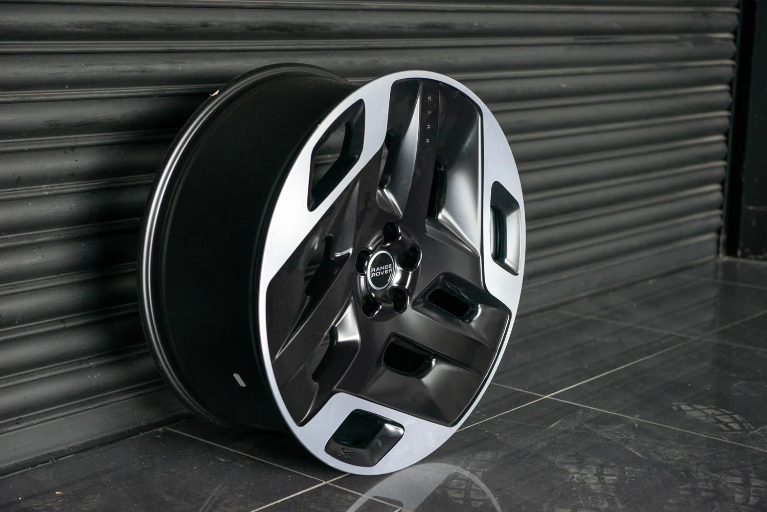 Range Rover Sport (2022 Onwards) Type 33 Forged Alloy Wheels - Image 4