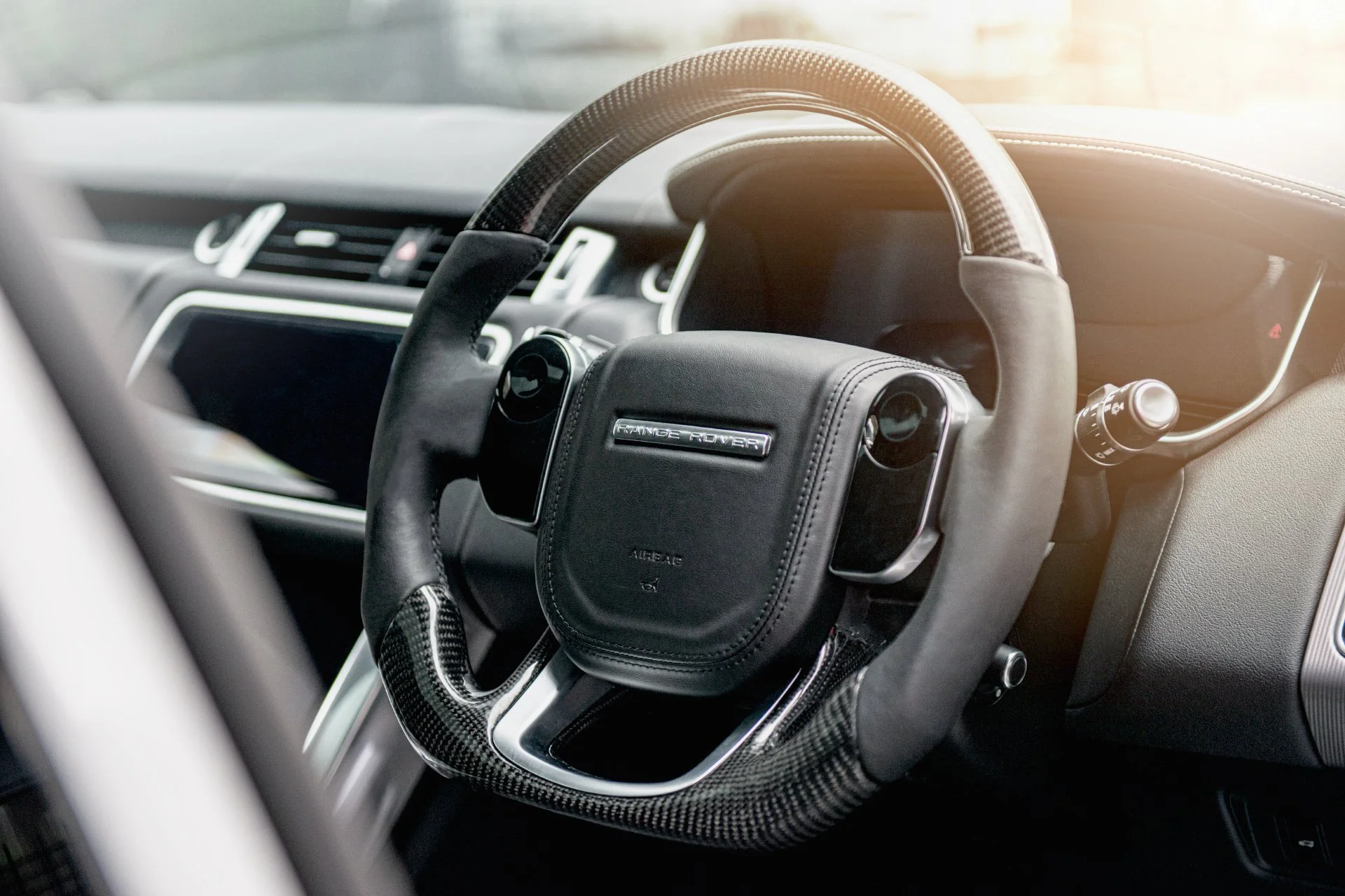 RANGE ROVER SPORT SVR (2015-2018) Exposed Carbon Steering Wheel - Image 7