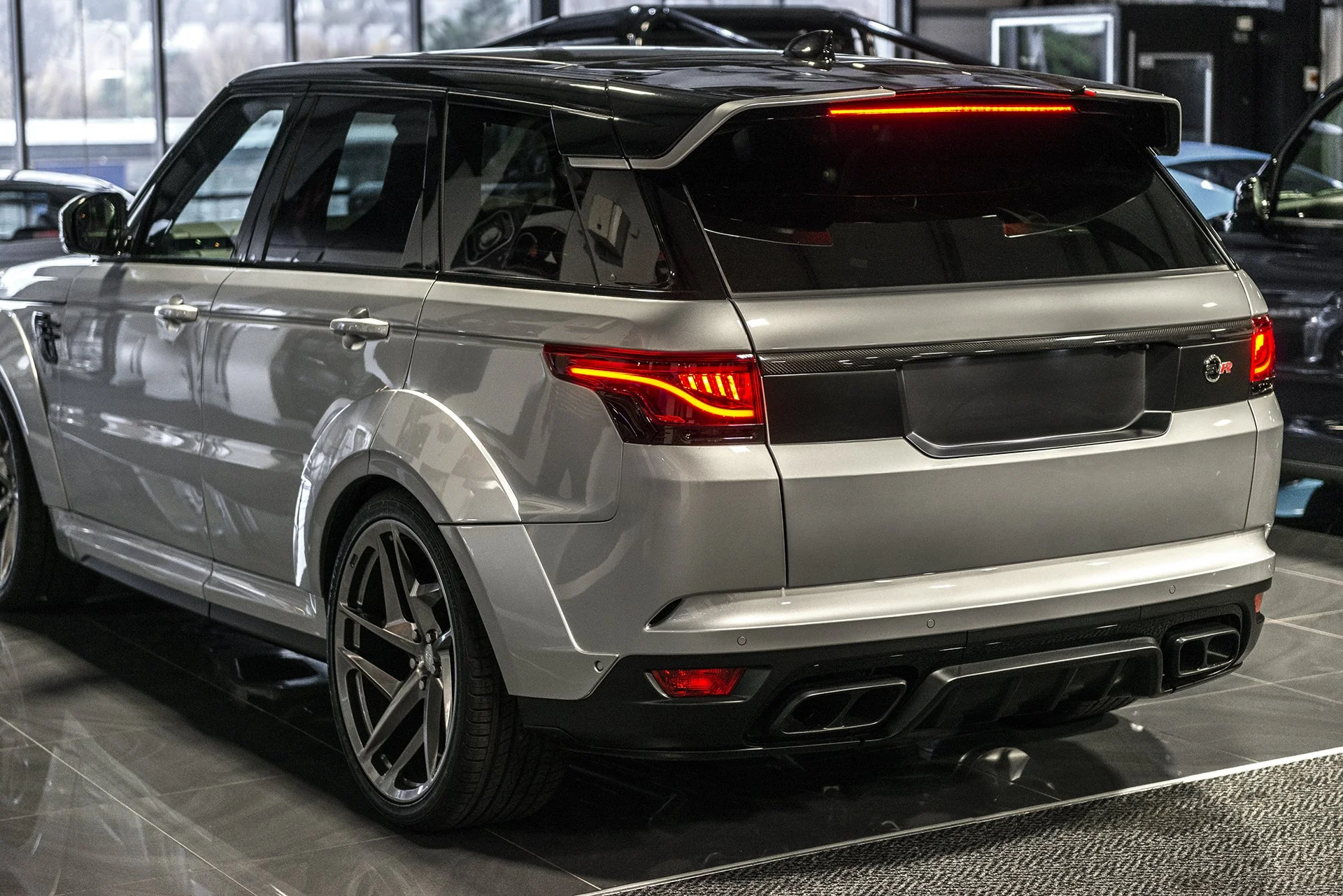Range Rover Sport SVR (2015-2018) GL-5i Glohh Rear Lights - Image 4