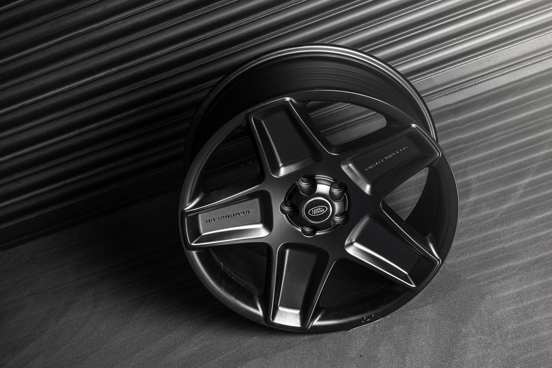 Range Rover Sport SVR (2018 Onwards) Mondial Retro RS-Forged Light Alloy Wheels - Image 9