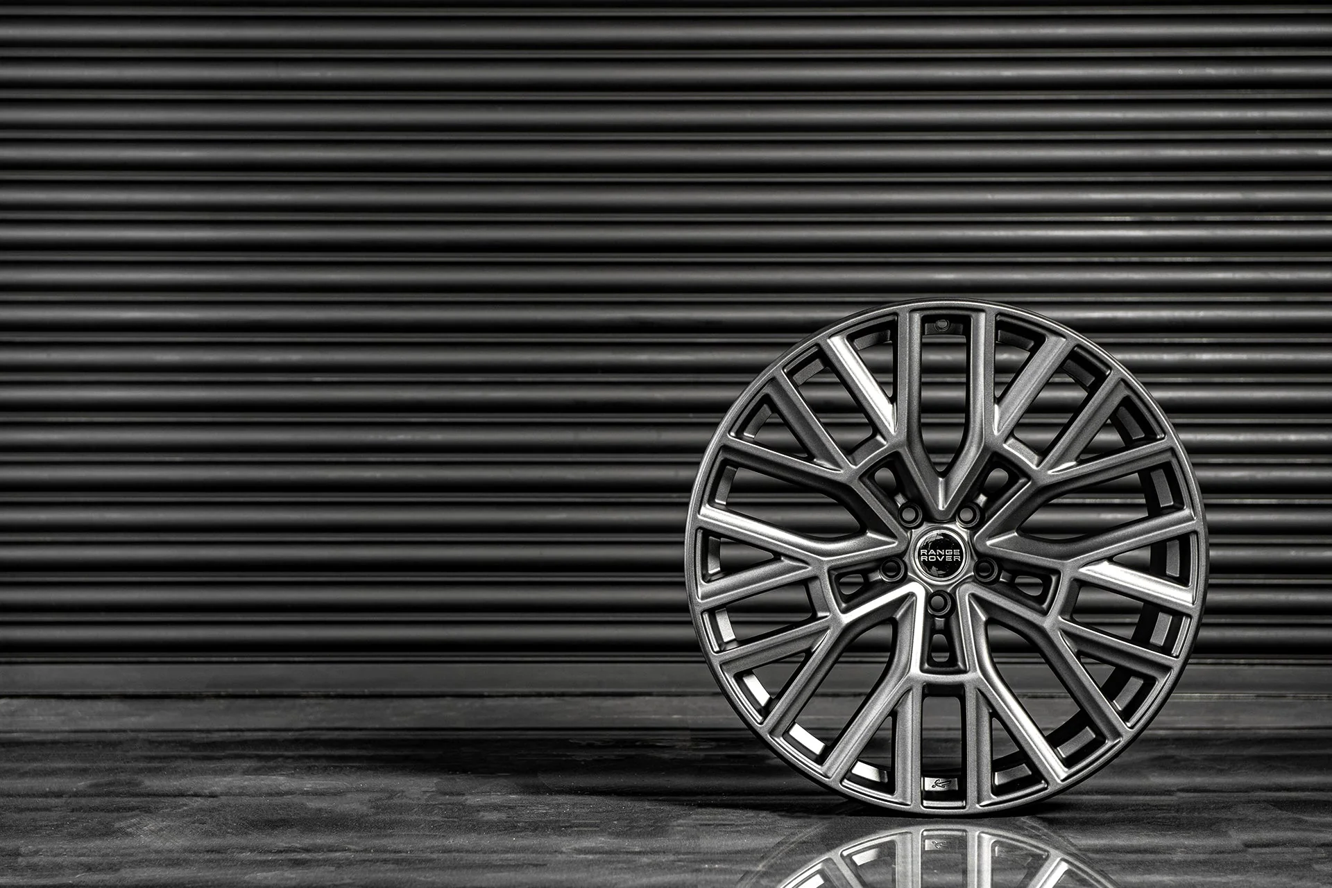 Range Rover Sport SVR (2018 Onwards) RS 3.0 Alloy Wheels - Image 13
