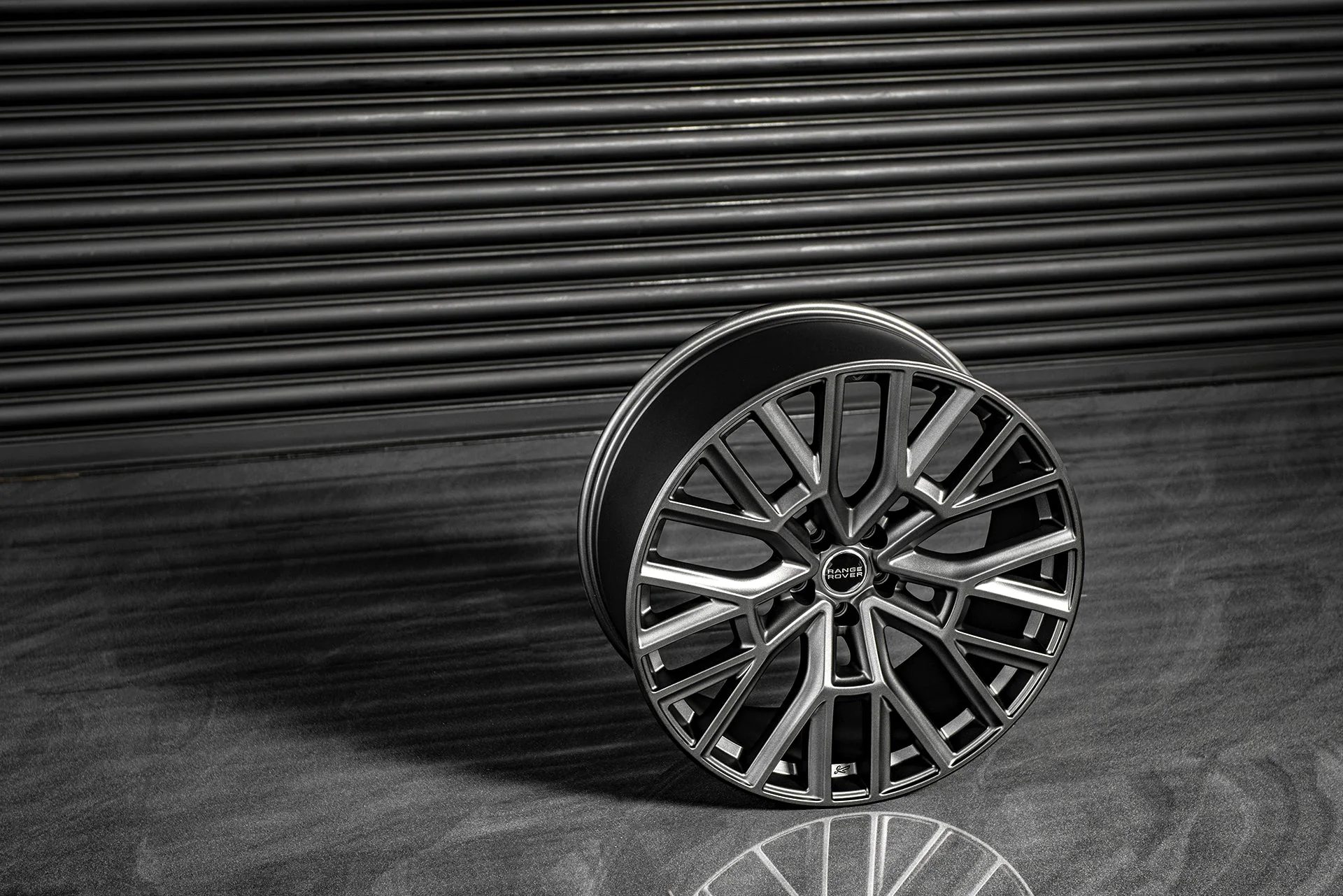 Range Rover Sport SVR (2018 Onwards) RS 3.0 Alloy Wheels - Image 3