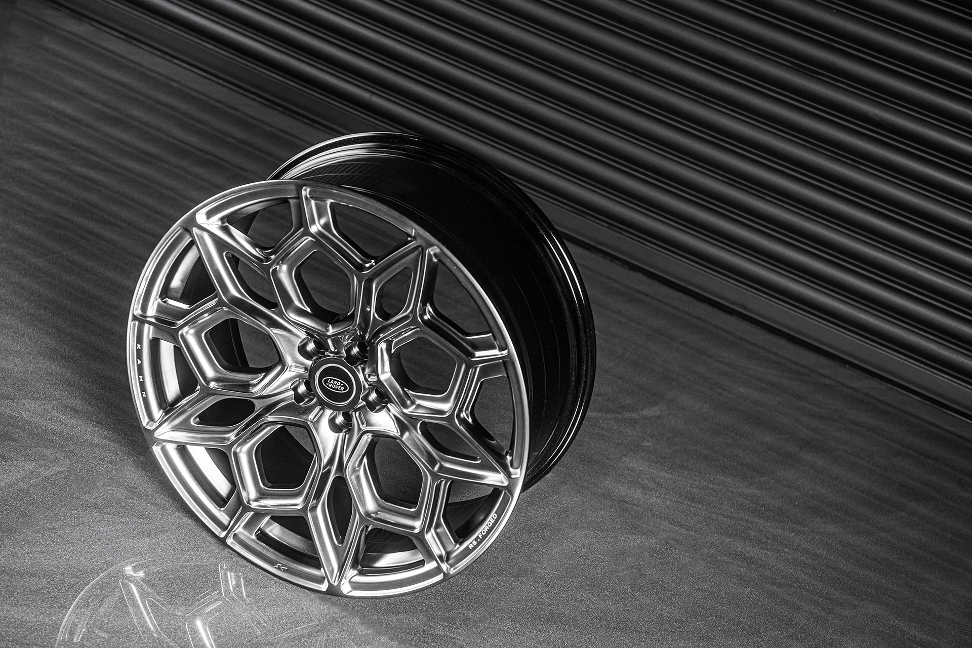 Range Rover Sport SVR (2018 Onwards) Type 57 RS-Forged Alloy Wheels - Image 9