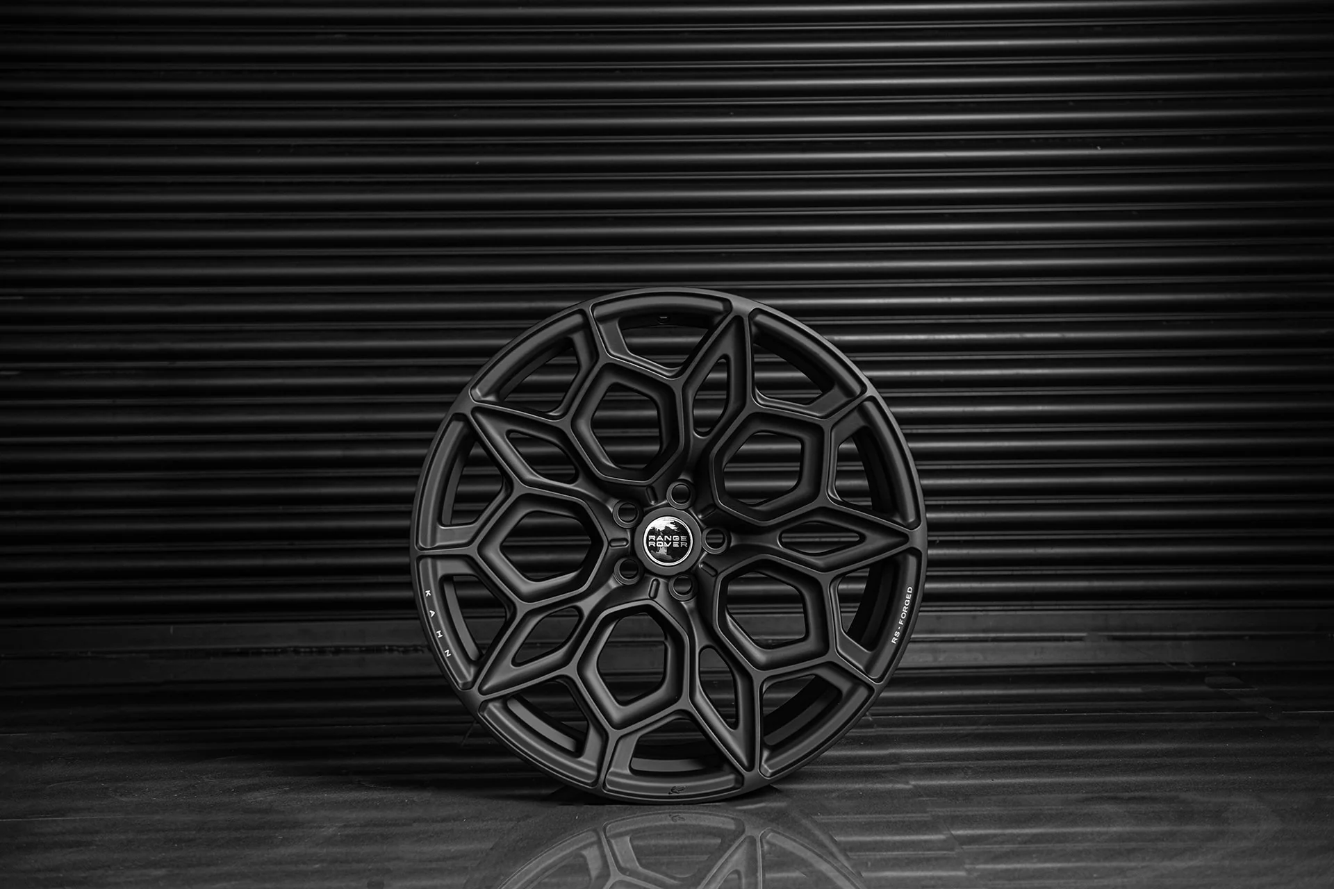 Range Rover Sport SVR (2018 Onwards) Type 57 RS-Forged Alloy Wheels - Image 2