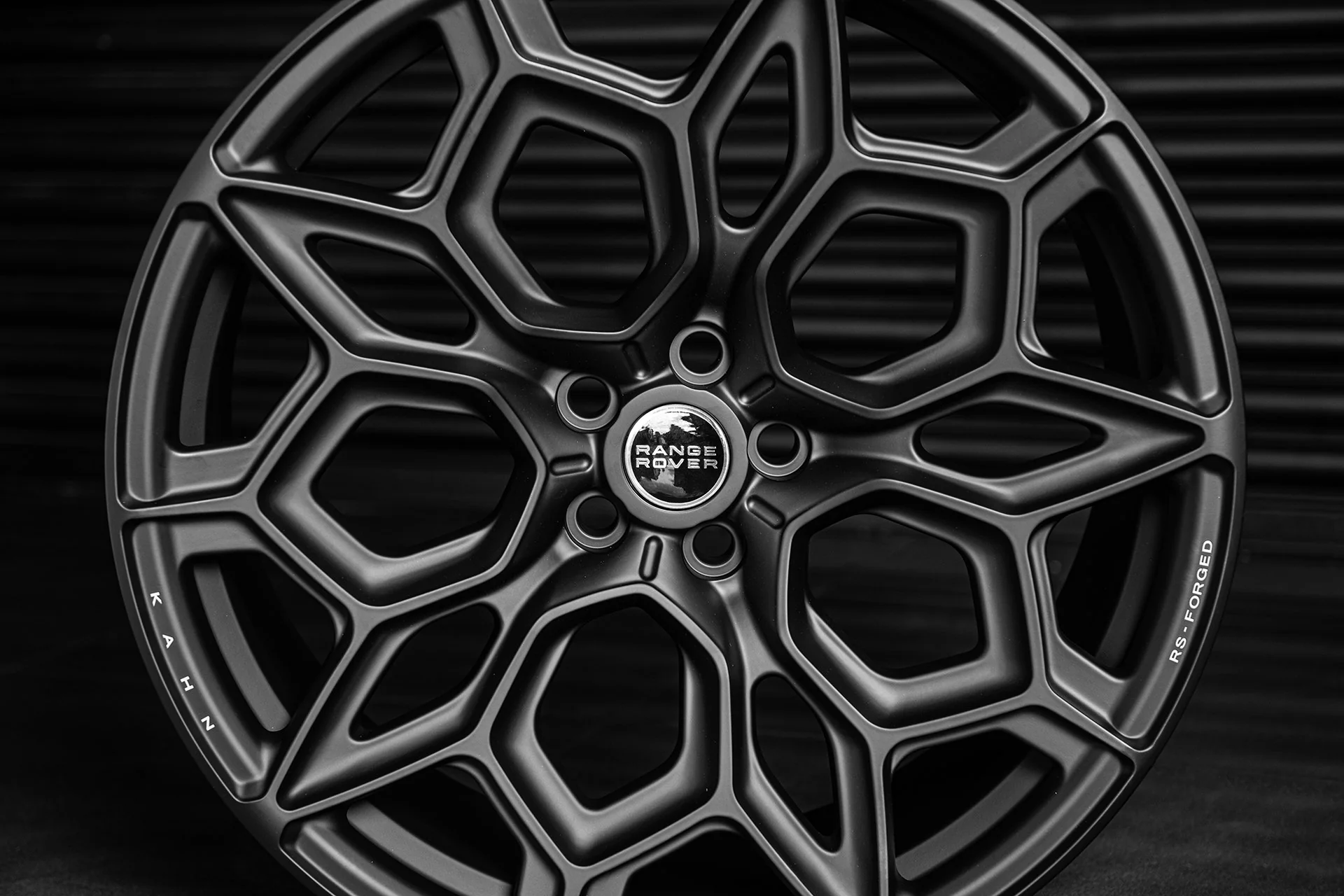 Range Rover Sport SVR (2018 Onwards) Type 57 RS-Forged Alloy Wheels - Image 9