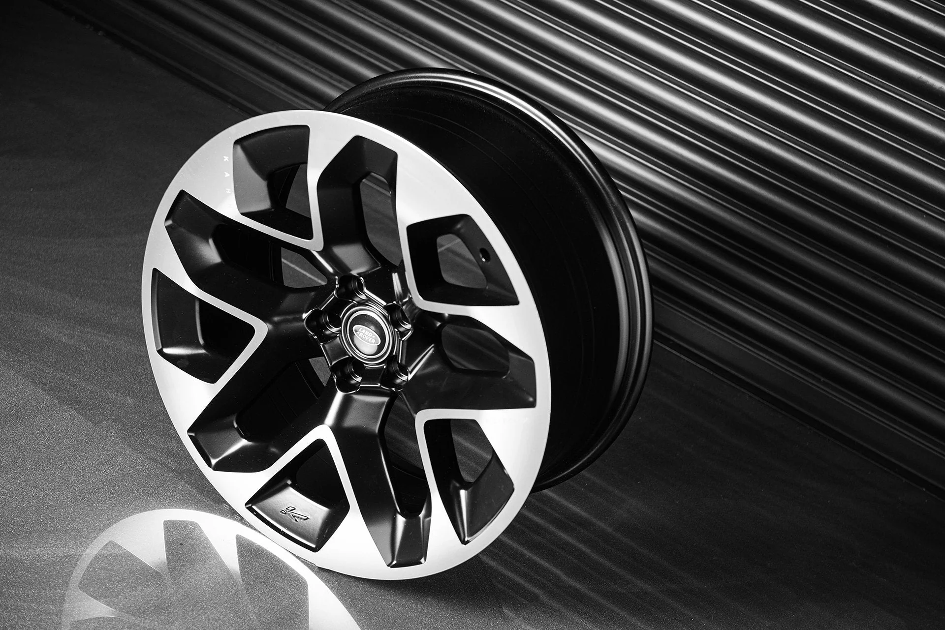 Range Rover Sport SVR (2018 Onwards) Type 60 RS-Forged Light Alloy Wheels - Image 7