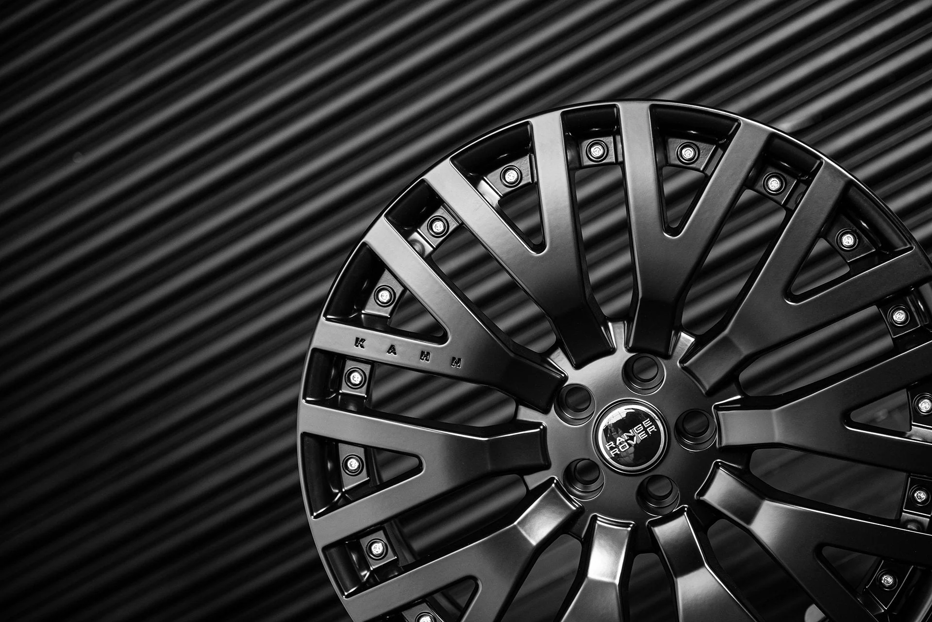 Range Rover Sport SVR (2018 Onwards) RS-2 Light Alloy Wheels - Image 13