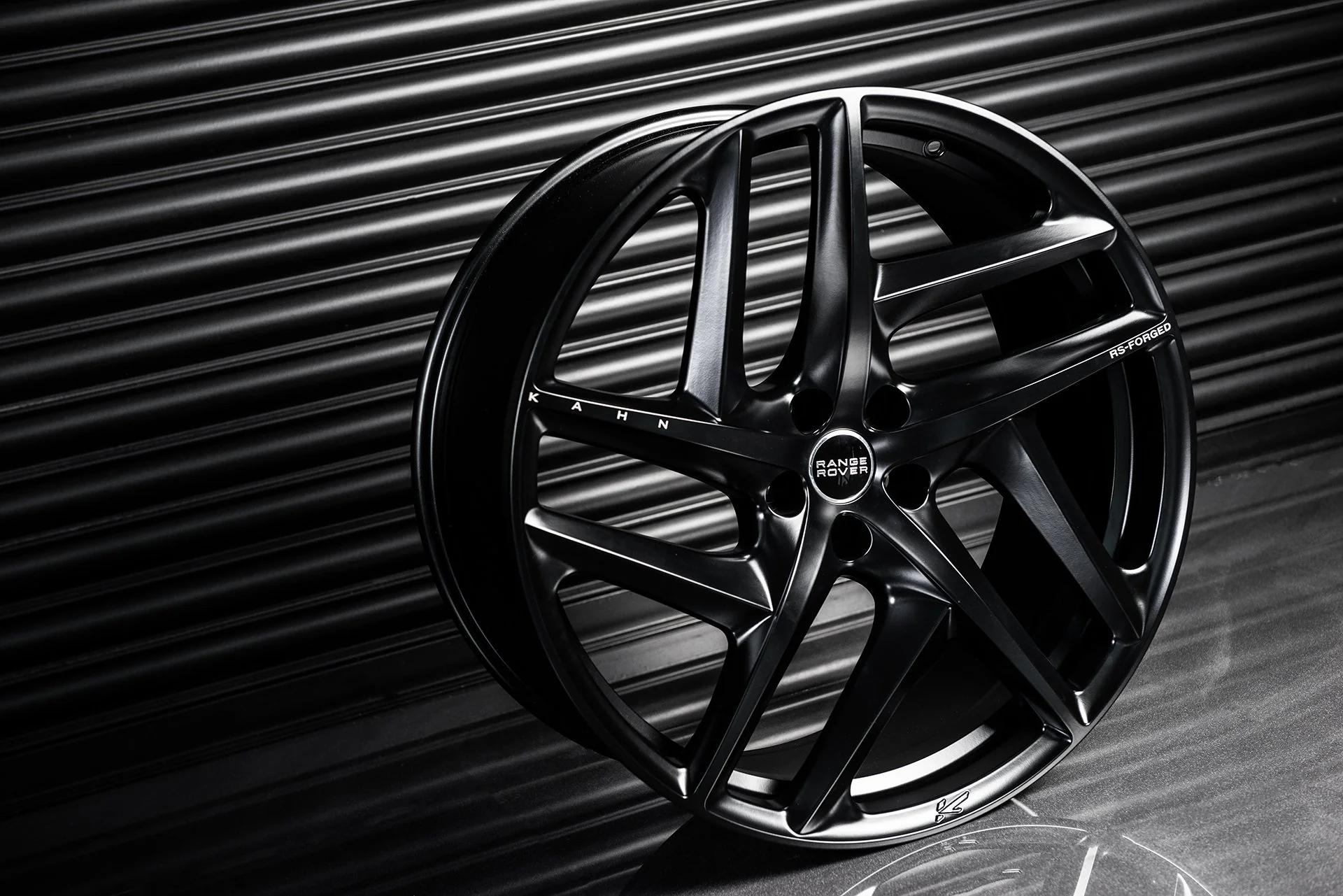 Range Rover Sport SVR (2018 Onwards) Type 52 RS-Forged Alloy Wheels - Image 3