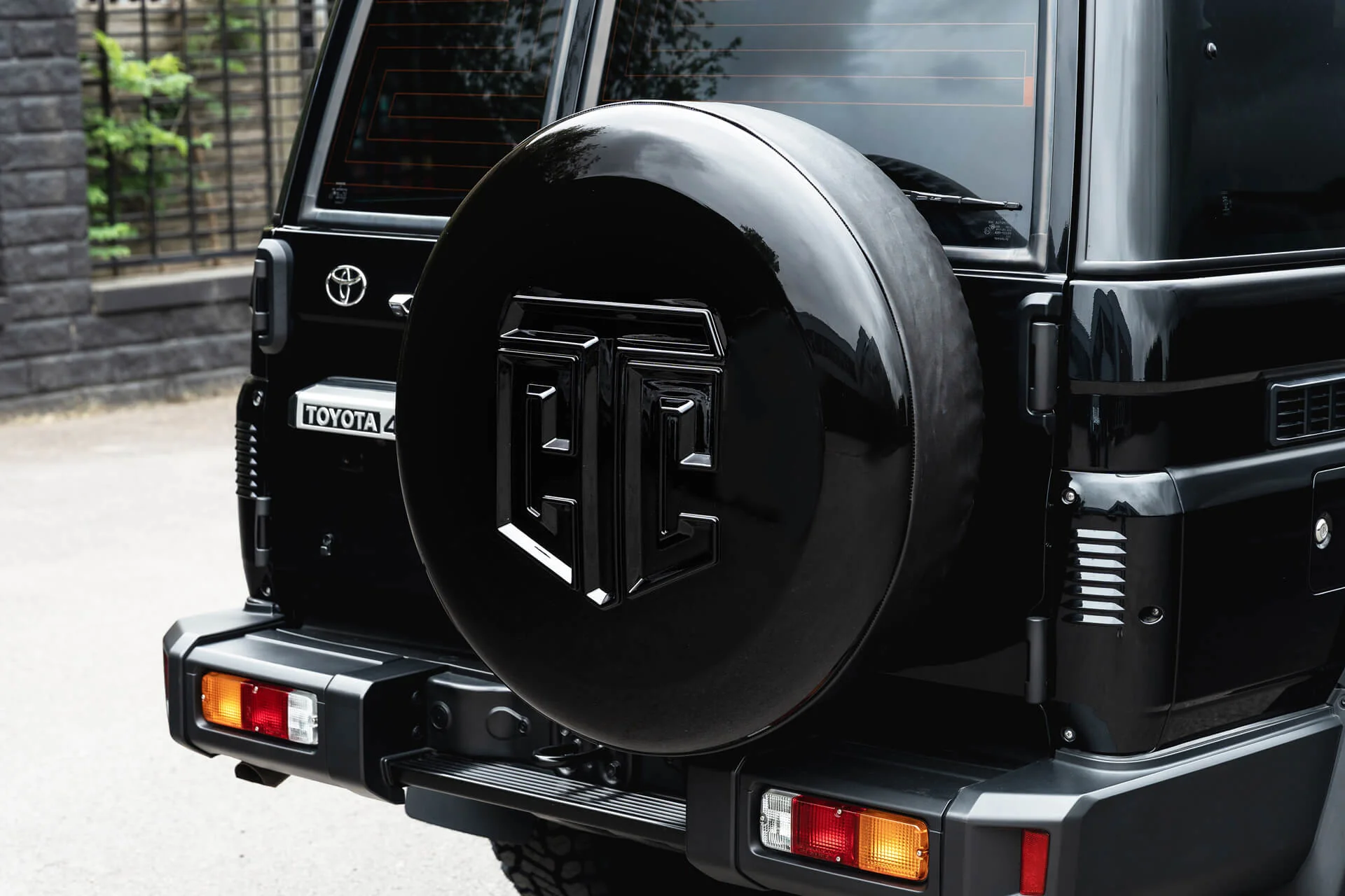 Toyota Land Cruiser 70 (2023 Onwards) CTC Crest Hard Spare Wheel Cover