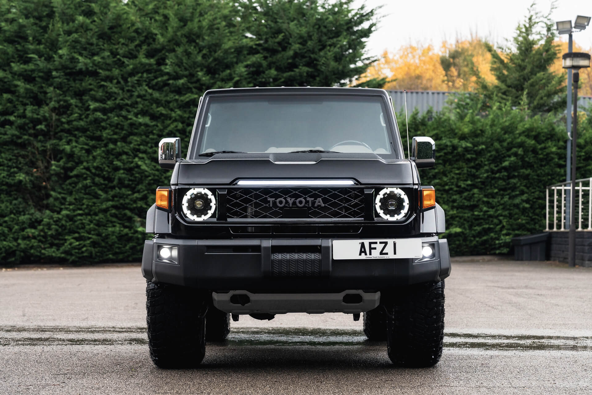 Toyota Land Cruiser 70 (2023 Onwards) Front Grille with LED Lightbar - Image 10