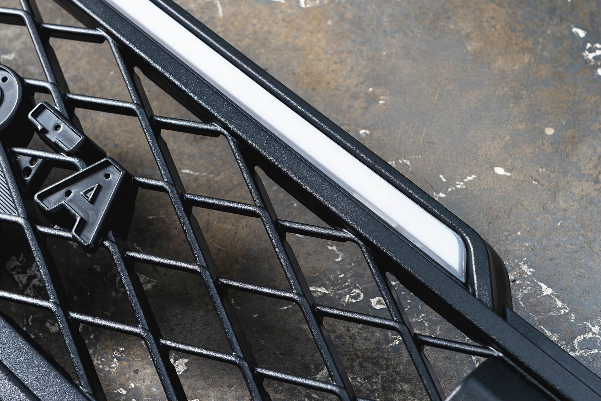 Toyota Land Cruiser 70 (2023 Onwards) Front Grille with LED Lightbar - Image 14