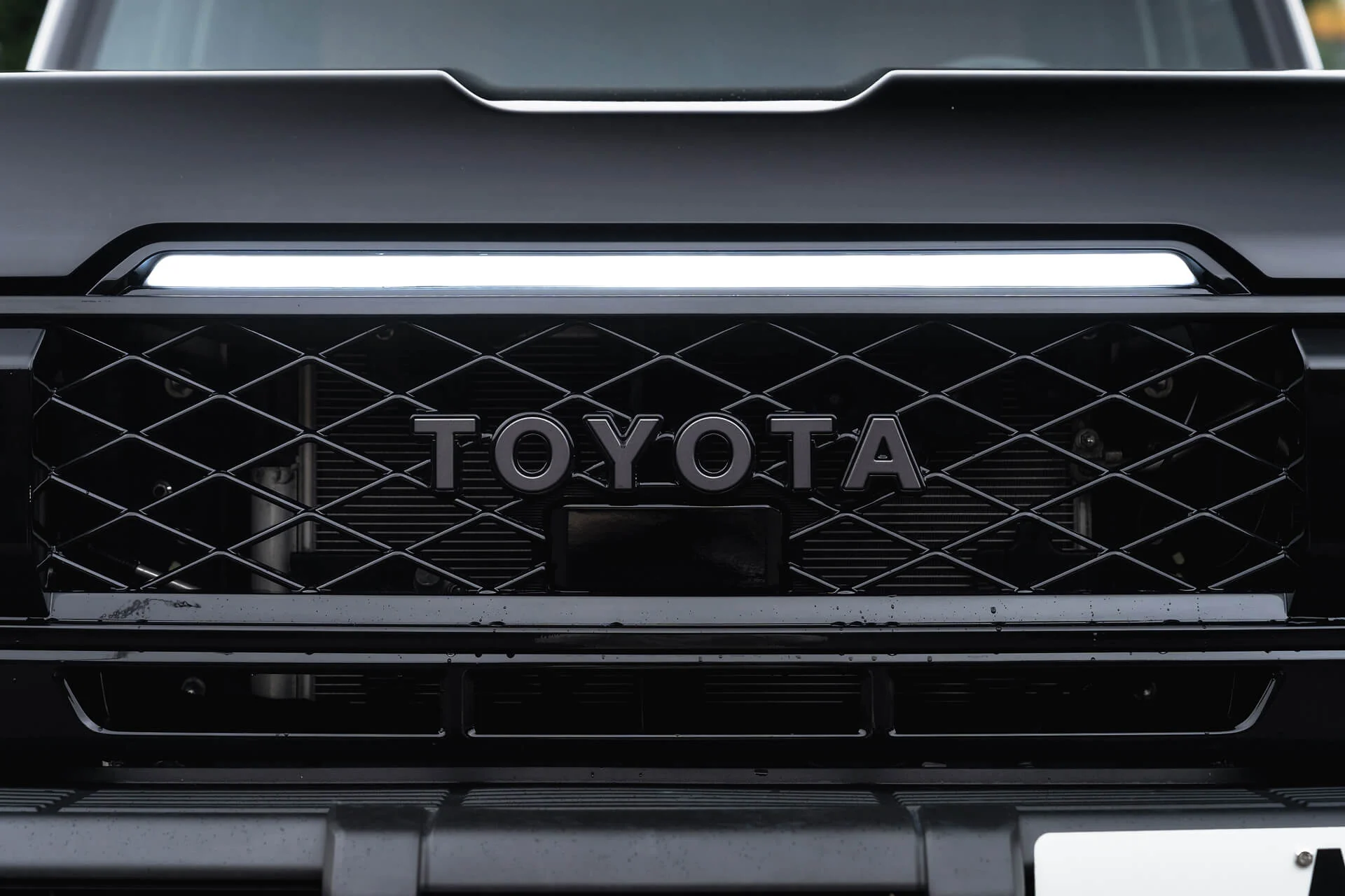 Toyota Land Cruiser 70 (2023 Onwards) Front Grille with LED Lightbar - Image 26